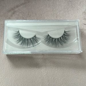 Dramatic Lashes